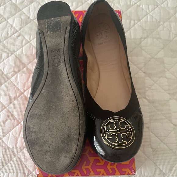 Tory Burch Caroline Flats - Picture 2 of 3